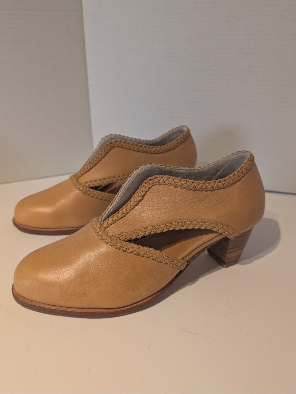 Bali ELF Handmade  Shoes size 10 Pumps Leather